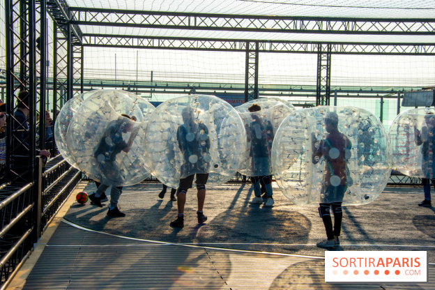 Animation de Bubble Foot sur la Tour Montparnasse
