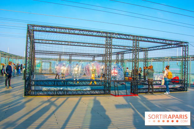 Animation de Bubble Foot sur la Tour Montparnasse