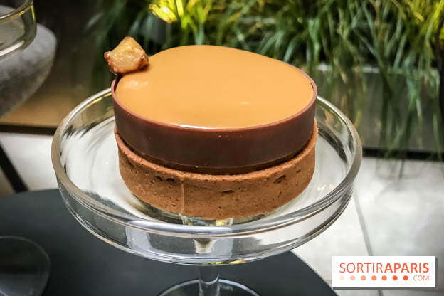 Tea-time Hotel Duo by Kevin Lacote