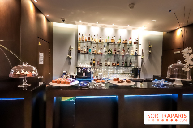 Tea-time Hotel Duo by Kevin Lacote