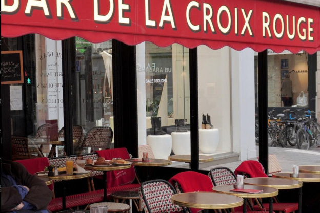 KUJTEN x Bar de la Croix Rouge : terrasse gourmande avec plaids en cachemire 