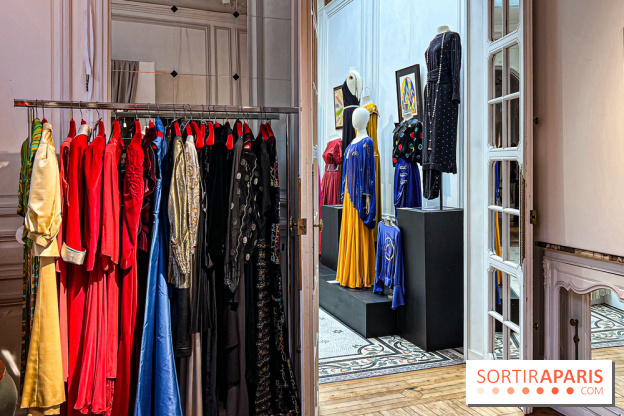 L'exposition haute couture gratuite de Chloé par Karl Lagerfeld, dans un sublime hôtel particulier