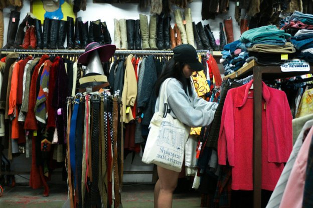 Fermeture de la friperie Les secondes mains - Promos