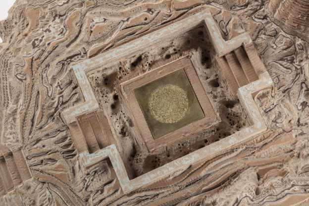 Promenade(s) en Champagne, l'installation sculpturale d'Eva Jospin au Carreau du Temple