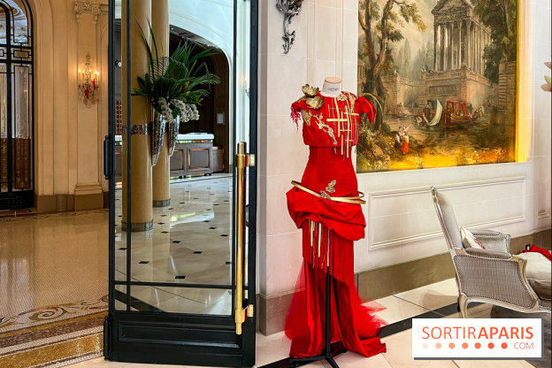 Fashion Week Haute Couture 2023 : une exposition mode gratuite à l'Hôtel Plaza Athénée, à Paris