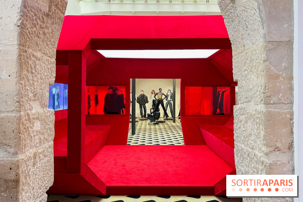 Paris Fashion Week 2023 : le pop-up store évènement de H&M Studio dans une galerie d'art