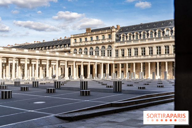 visuel Paris visuel  -  palais royal - colonnes de buren