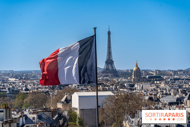 visuel Paris visuel  -  France - Tour Eiffel - drapeau