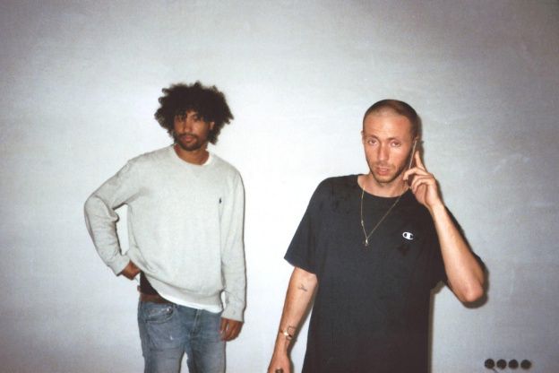 Dehors Brut Indoor invite &ME, Adam Port avec Haïku