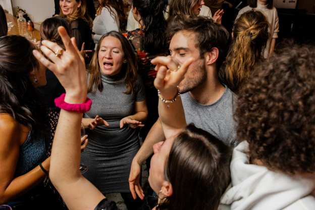 Paillettes Paris : le restaurant festif qui mêle gastronomie et fête en plein cœur de Paris