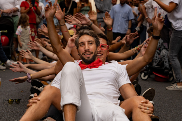 Deux et P'tit Deux organisent une nouvelle feria du Sud-Ouest endiablée en pleine rue à Paris