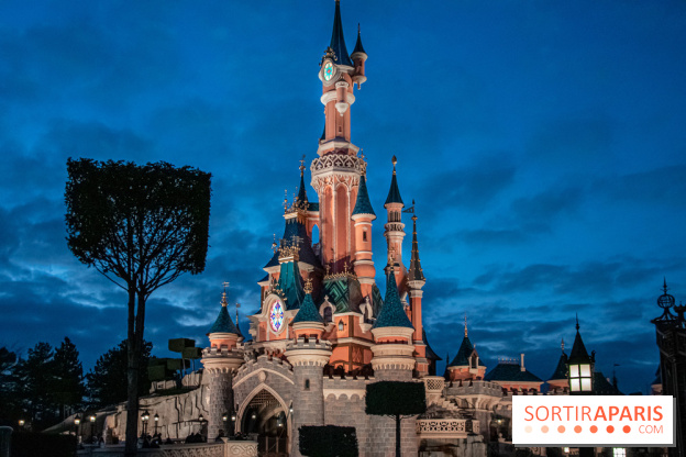 Visuels Disneyland Paris château nuit