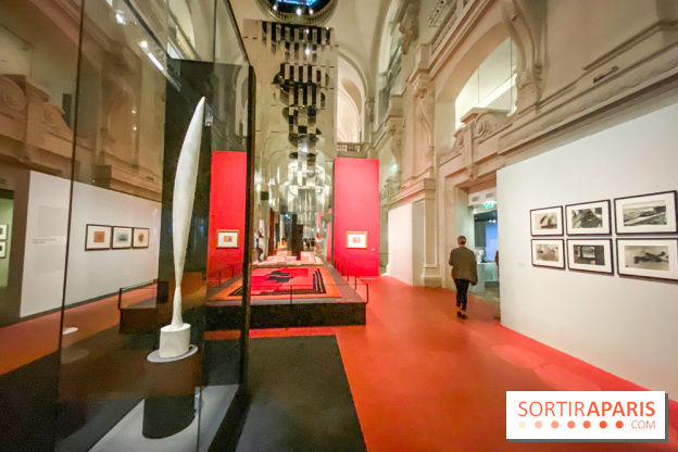 Album Photo : Yeshwant Rao Holkar II, Moderne Maharadjah au Musée des Arts Décoratifs