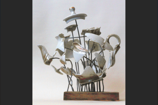 Milles-Pattes  Porcelaine, métal