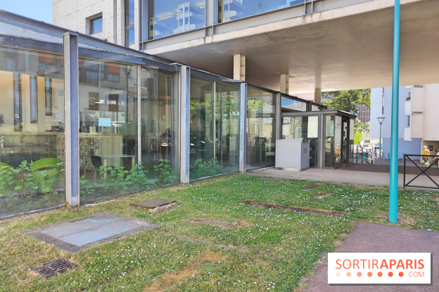 Parvis de la médiathèque de Gentilly