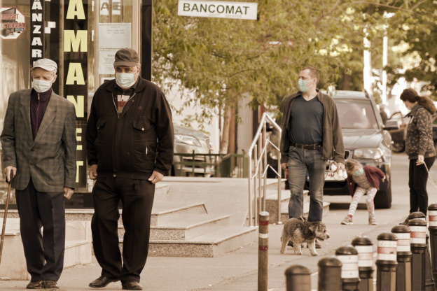 Coronavirus : des chercheurs alertent l'OMS sur la propagation du virus par aérosols