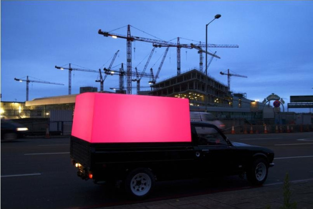 camion rose, paris, expo, pierre malphettes