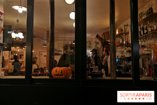 Restaurant Mieux - L'équipe s'active derrière le bar