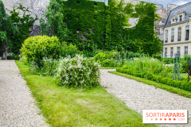 Le jardin des Arts-Albert Schweitzer à Paris, les photos
