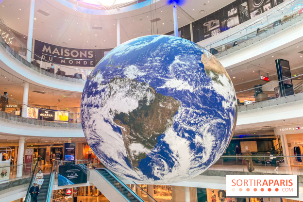 Gaïa de Luke Jerram à Beaugrenelle