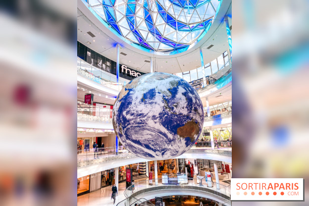 Gaïa de Luke Jerram à Beaugrenelle