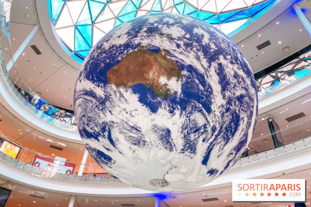 Gaïa de Luke Jerram à Beaugrenelle