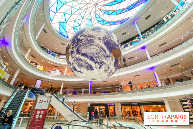 Gaïa de Luke Jerram à Beaugrenelle