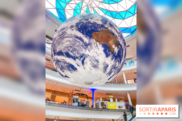 Gaïa de Luke Jerram à Beaugrenelle