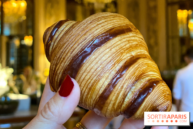Le petit-déjeuner du Meurice Paris avec les viennoiseries de Cédric Grolet - croissant
