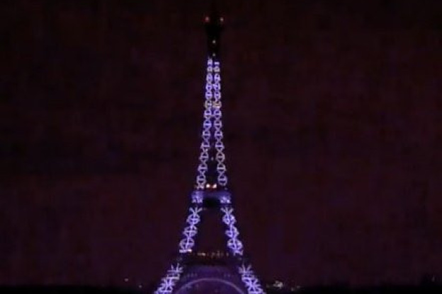 Les illuminations de la tour eiffel : un spectacle féérique et gratuit - Sortiraparis.com