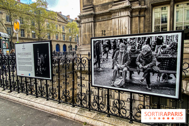 Parisiennes, l'exposition photos de Nikos Aliagas sur les grilles de l'Hôtel de Ville
