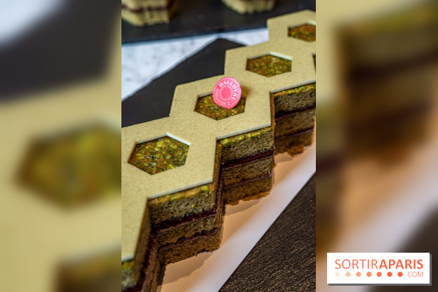 Dalloyau dévoile un menu et un cake CBD en collab avec Divie Paris