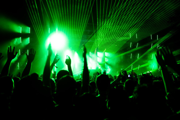 Rage : une expérience sportive avec training collectif, musique live et art visuel