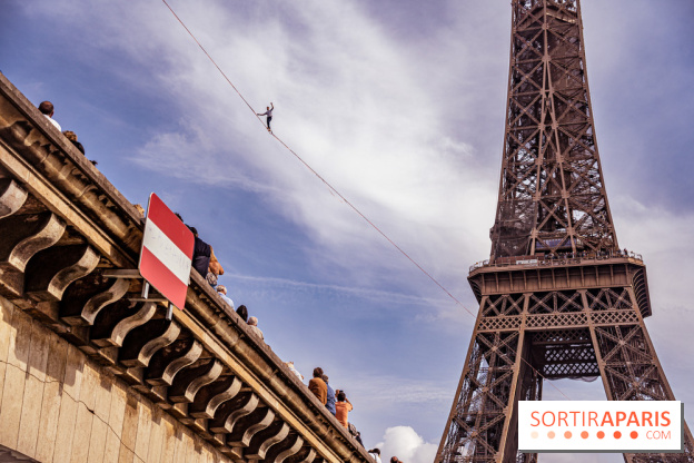 Le Funambule Nathan Paulin traverse le Trocadéro de la Tour Eiffel au Théâtre Chaillot