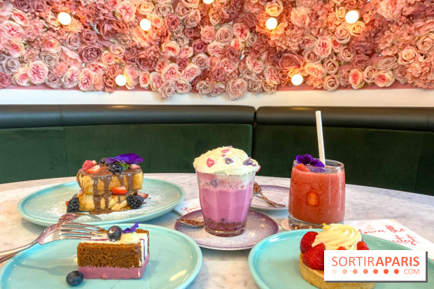 Elan café, le célèbre salon de thé rose aux Galeries Lafayette