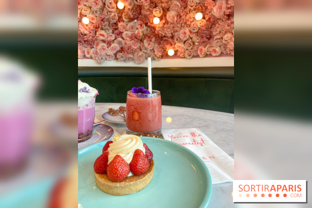 Elan café, le célèbre salon de thé rose aux Galeries Lafayette
