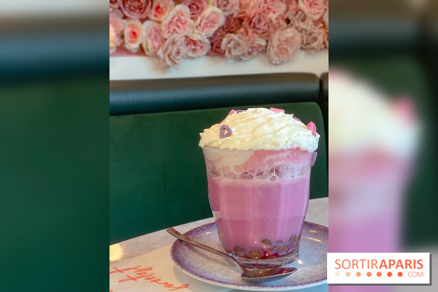 Elan café, le célèbre salon de thé rose aux Galeries Lafayette