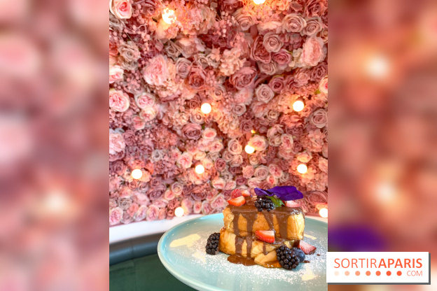 Elan café, le célèbre salon de thé rose aux Galeries Lafayette