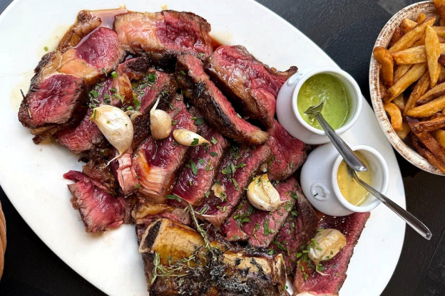 Craquez pour l'Entrecôte du restaurant GASTON Paris 17ème