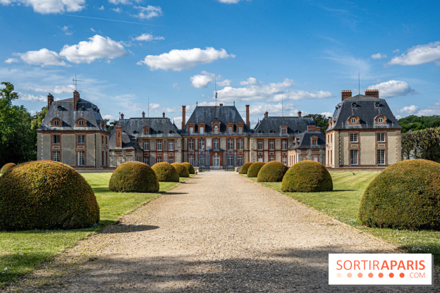 Le Château de Breteuil, ses jardins remarquables et contes de Perrault 