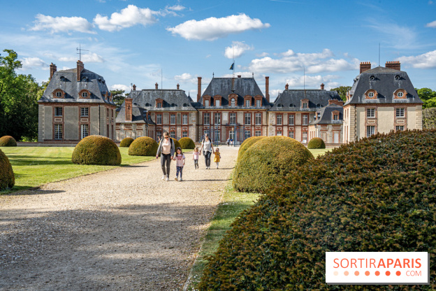 Le Château de Breteuil, ses jardins remarquables et contes de Perrault 