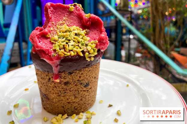Un bar à glaces et un dessert dans un train de la Félicita