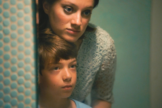 L'Île Rouge, by Robin Campillo, with Nadia Tereszkiewicz : review and ...