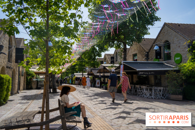 Le ciel de cerfs volants à Bercy Village 