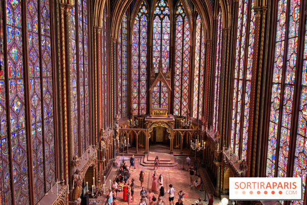 The Sainte-Chapelle and its 1113 stained-glass windows, a true Gothic ...