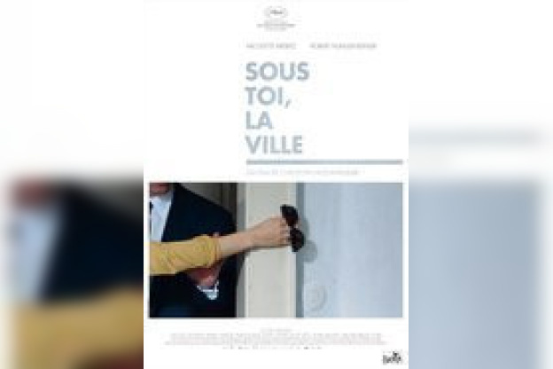 Sous toi, la ville