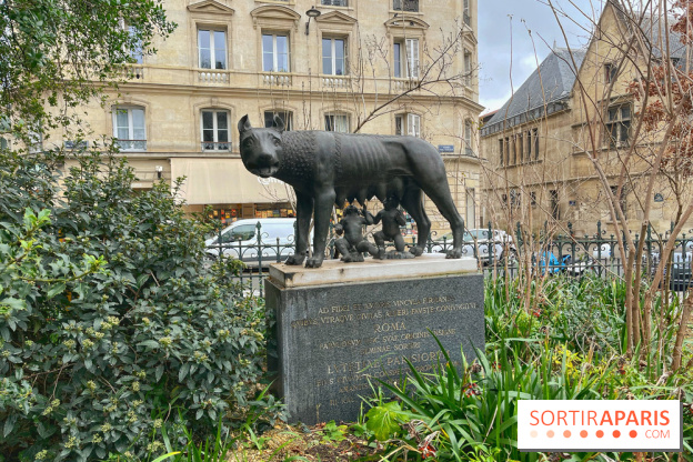 Visuels Paris - louve - square Samuel paty