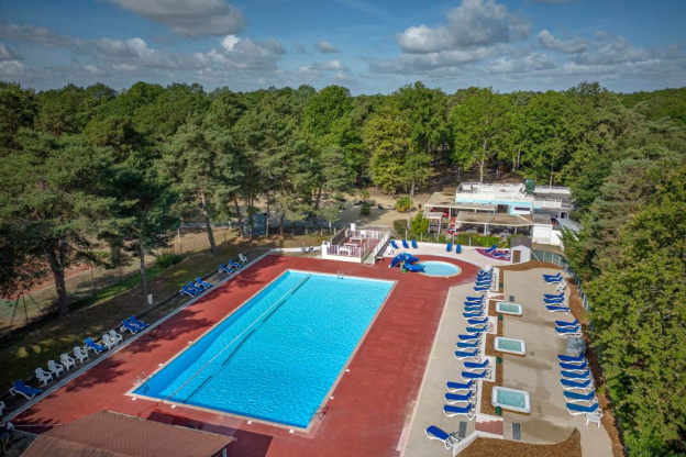 Héliomonde, l'unique camping naturiste d'Île-de-France, pour un séjour nature à Saint-Chéron (91)