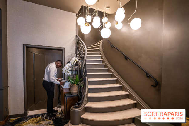 Sphère restaurant Paris 8e - escalier