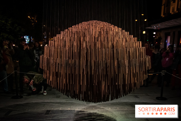 Nuit Blanche 2022 sur la place de la Samaritaine : Bing Bang, une sculpture hypnotisante et sonore